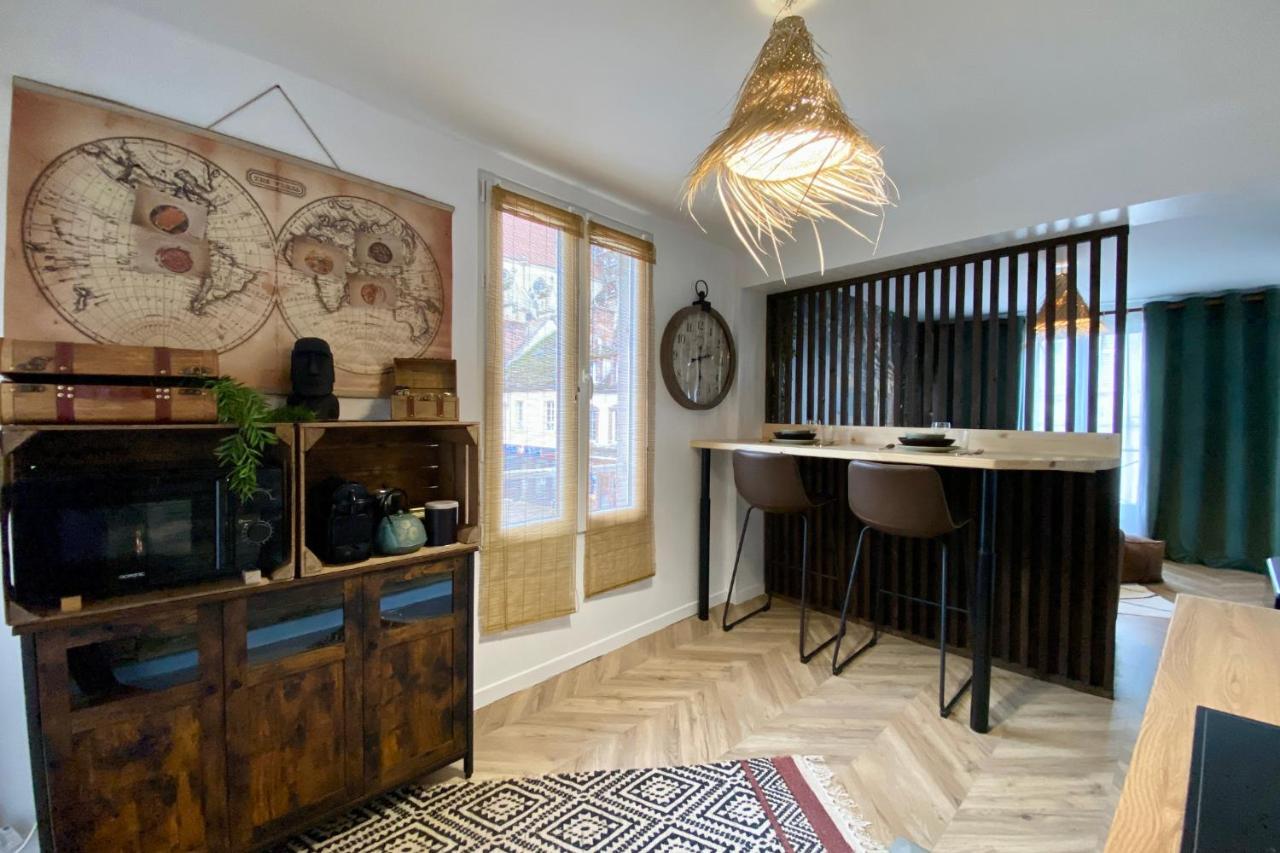 L'Expedition - Best Keys - Experience Unique - Deco Immersive - Lit Queen Size & Canape Convertible - Centre Ville - Netflix & Wifi Illimite - Check-In Autonome - Parking Gratuit Villeneuve-sur-Yonne Exterior foto